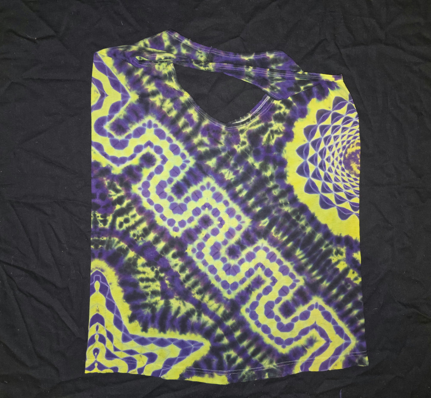 Large UV Mandala with Wrap-Around Design