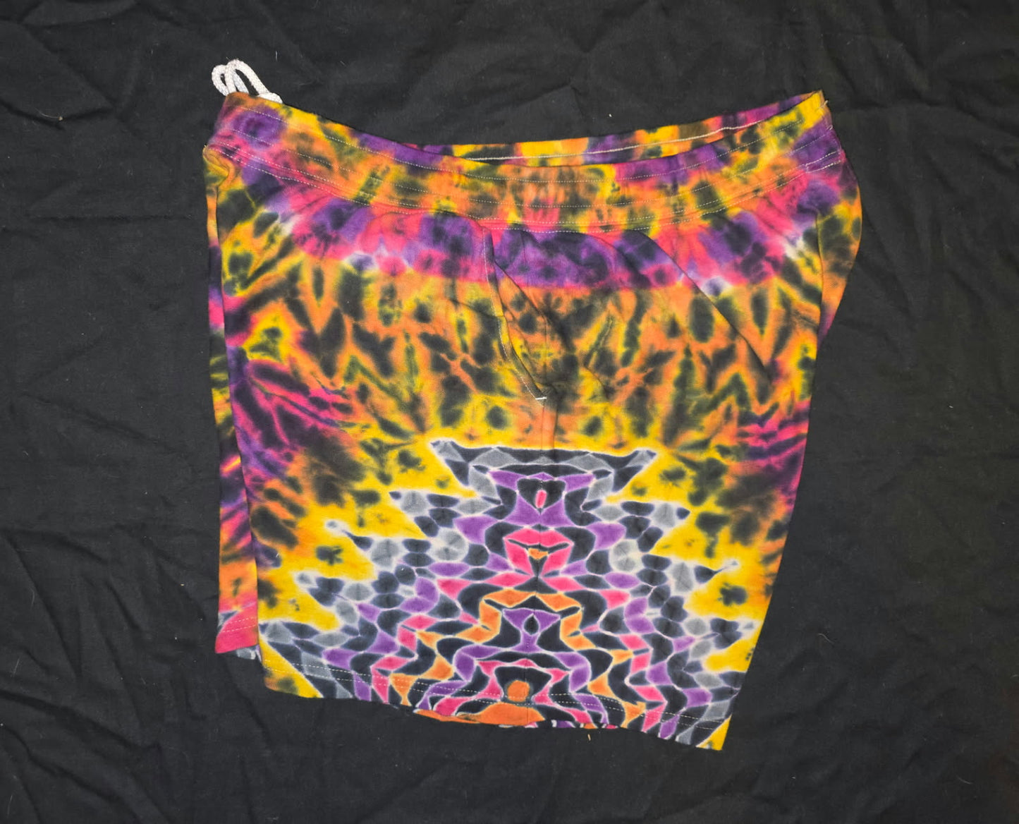 XL Zigzag Pyramid