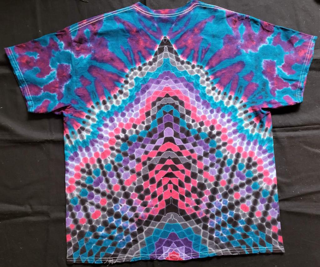 2XL 18 Point Starburst Mandala with Wrap Around Zigzag Honeycomb Triangle