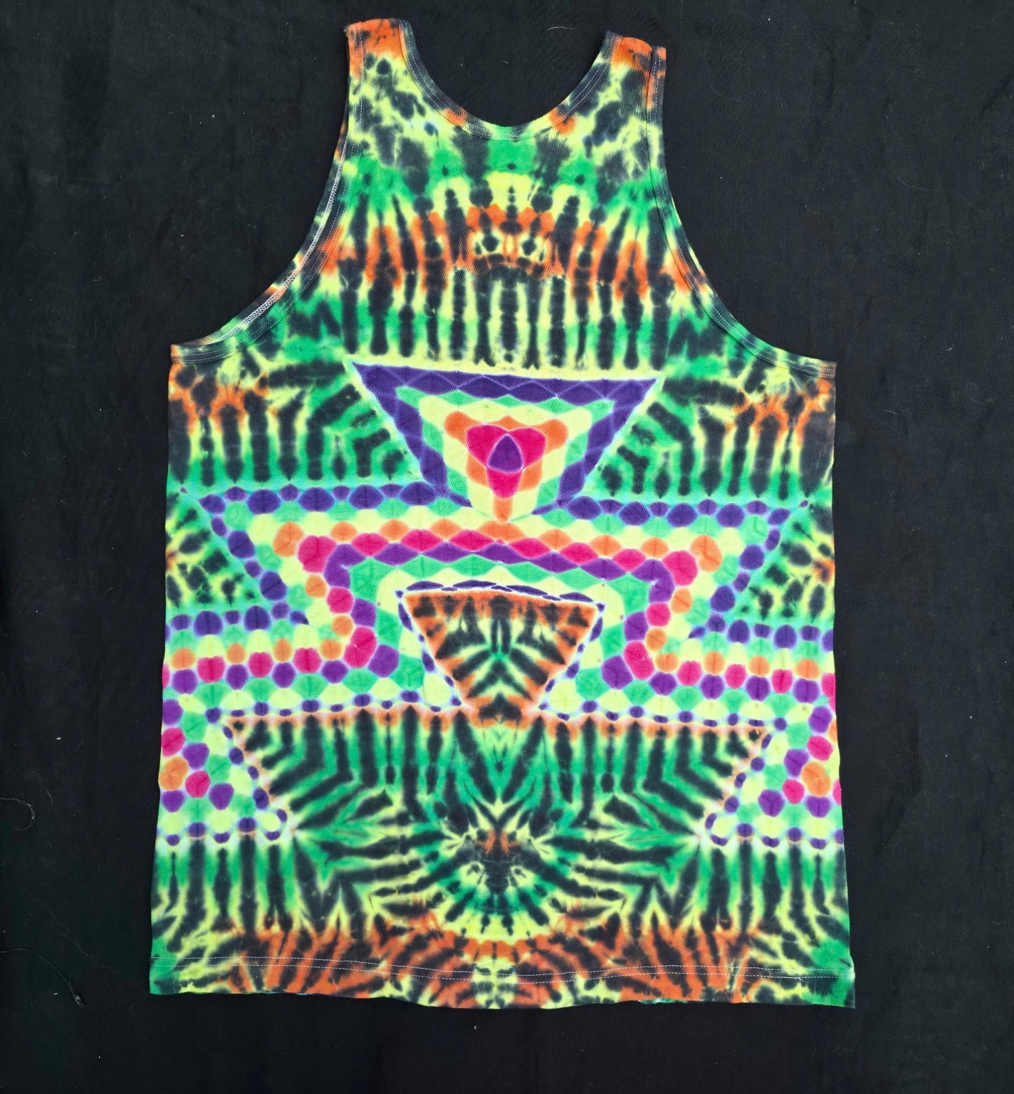 Large Mandala with Wrap-Around Zigzag Pyramid
