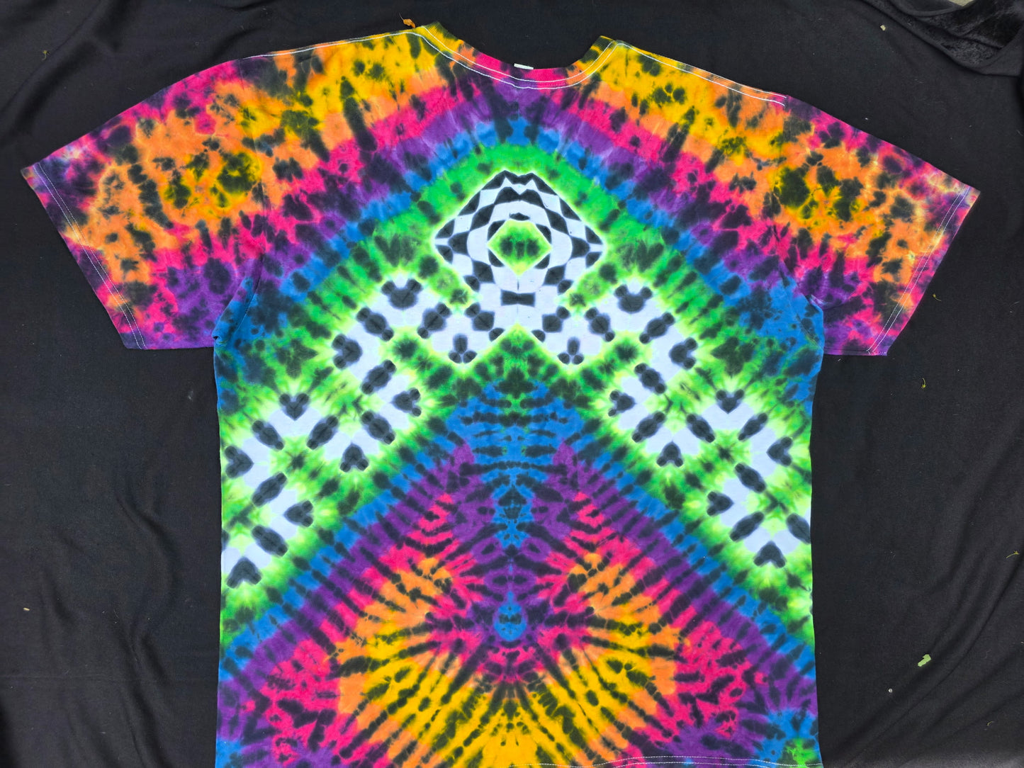 Large UV Starburst Mandala with Wrap-Around Design