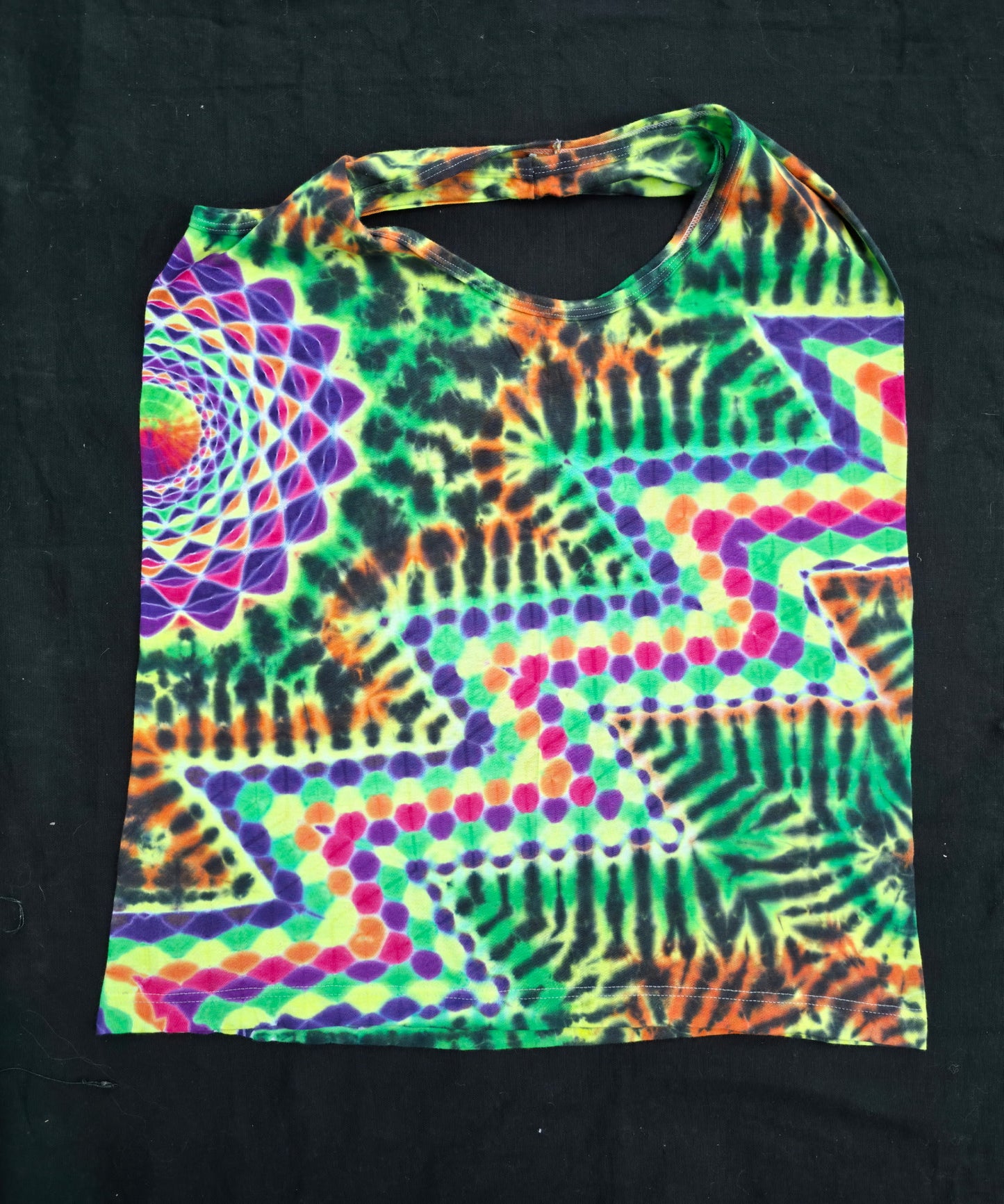 Large Mandala with Wrap-Around Zigzag Pyramid