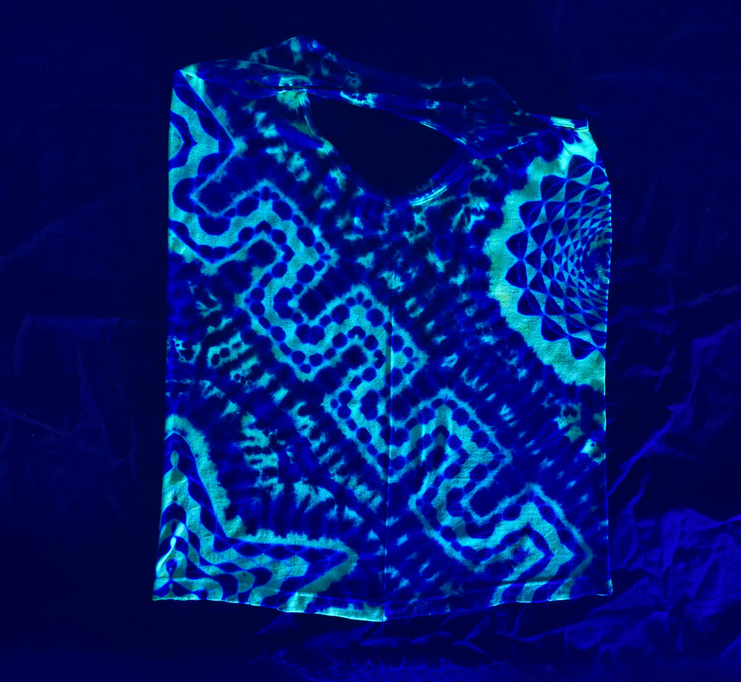 Large UV Mandala with Wrap-Around Design