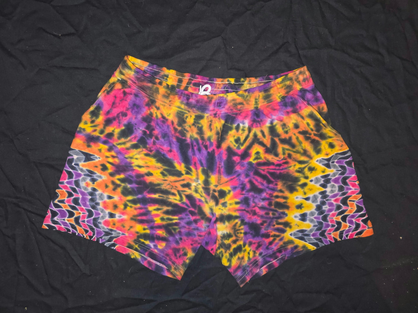 XL Zigzag Pyramid