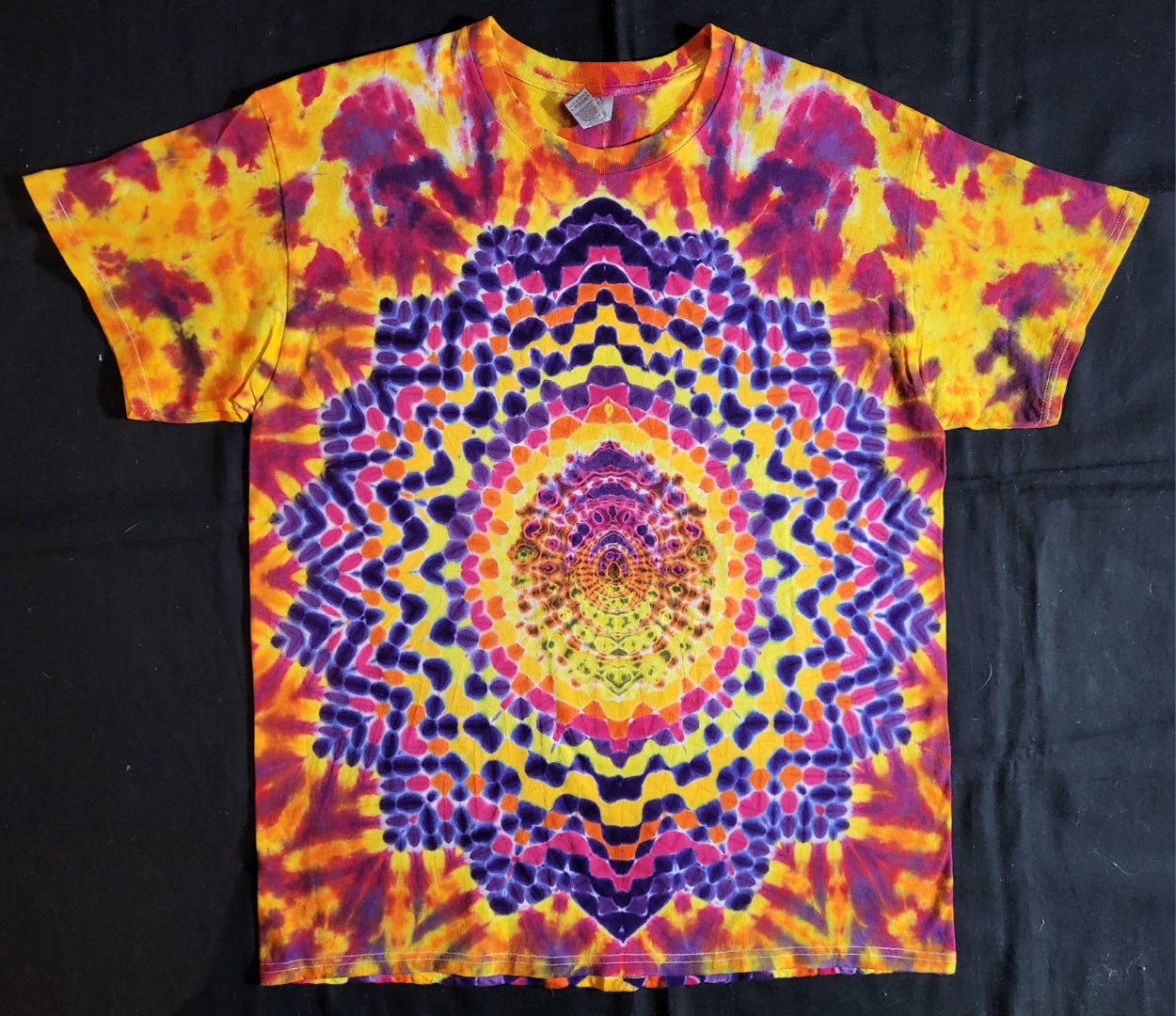 Large 18 Point Starburst Mandala with Zigzag Honeycomb Triangle Spine