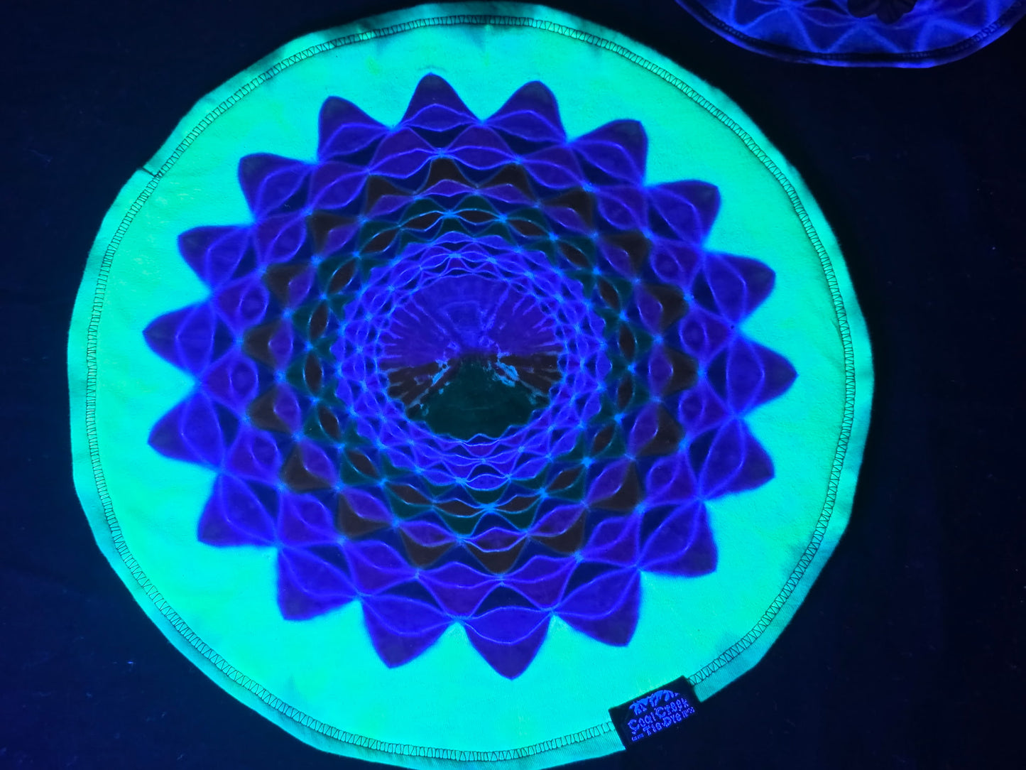 18 Point Mandala UV Reactive Rig Mat